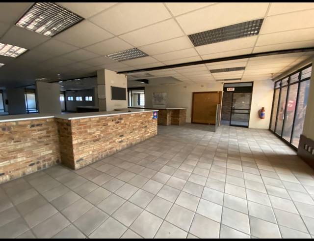 8,651M² WAREHOUSE FOR SALE IN STORMILL